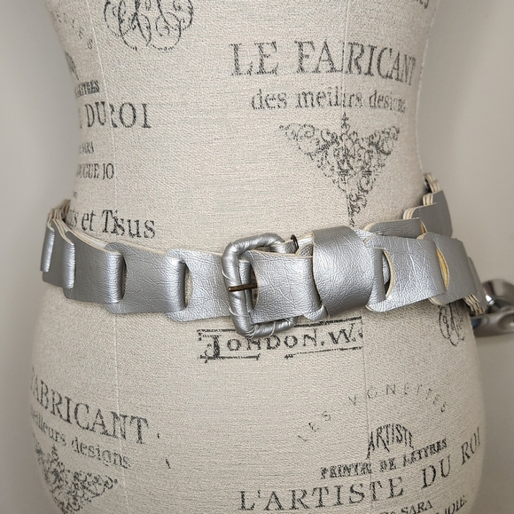 Vintage Accessories - Vintage silver adjustable belt